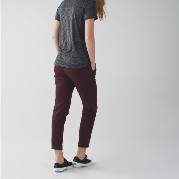 &go city trek trouser maroon - lululemon - Picture 2 of 11